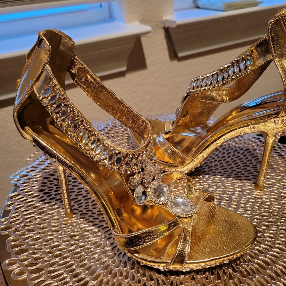 Shoe